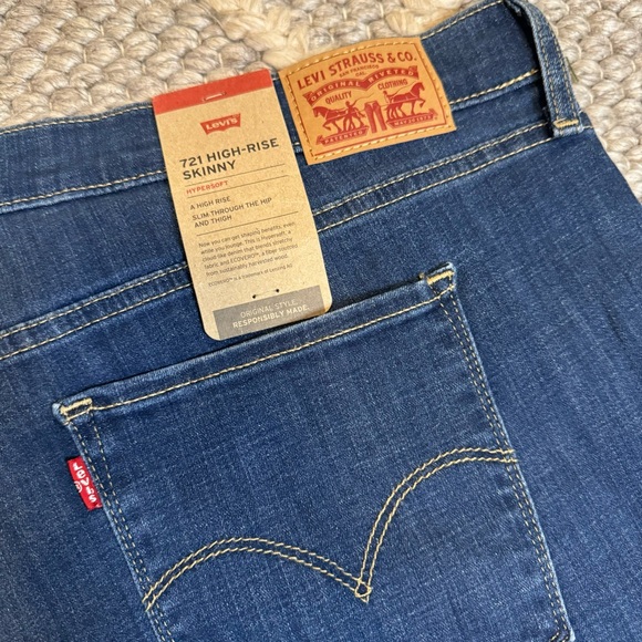 NWT! Levi’s 721 High-Rise Ripped Skinny Blue Hypersoft Jeans Women’s Size 24W - Picture 7 of 10